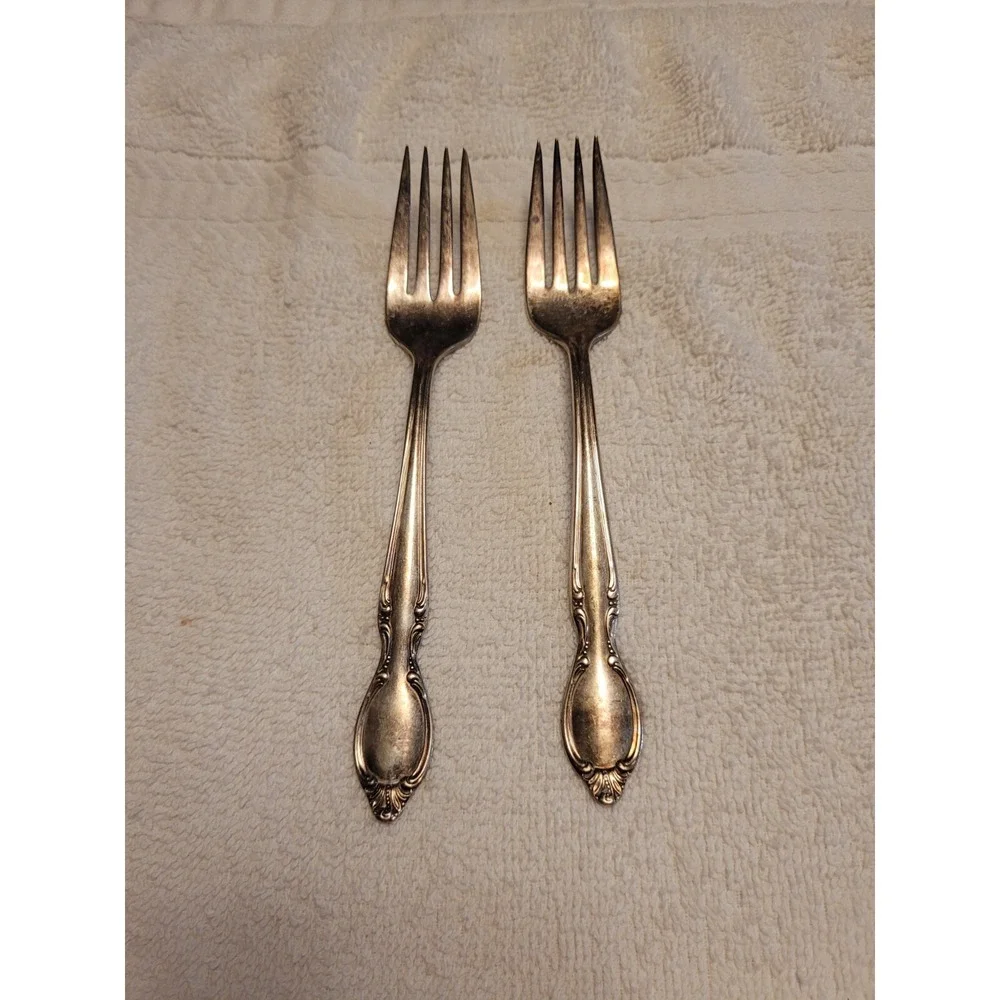 2 PRECIOUS MIRROR 1954 Wm Rogers International Silverplate Salad Forks No monos